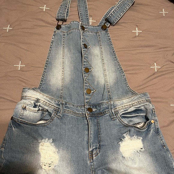 Jean romper - Picture 8 of 8